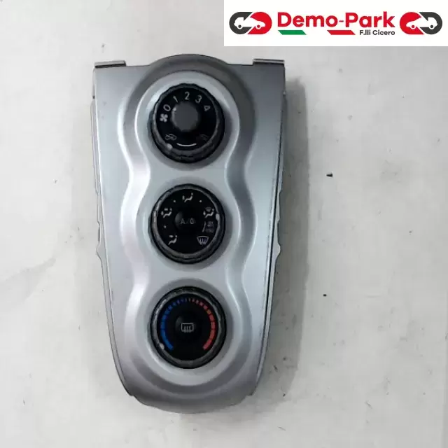 COMANDO CLIMATIZZATORE - MANUALE Toyota YARIS  0
