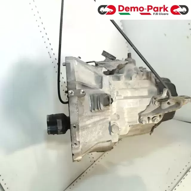 CAMBIO YARIS Toyota YARIS Y91124928 2