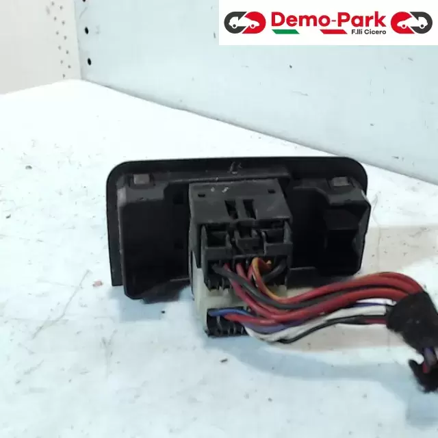 PULSANTIERA ALZAVETRO ANT SX Fiat PUNTO 75  1
