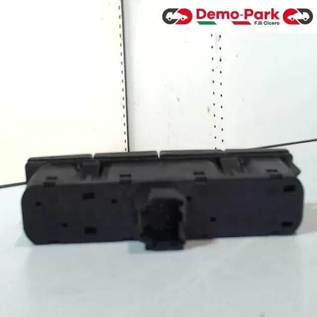 PULSANTE SBRINA LUNOTTO POST. Ford FIESTA V 1.4 TDCI 2S6T18C621AC 1