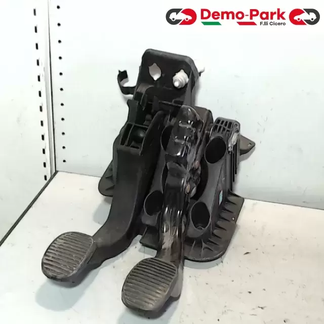 PEDALE FRENO + FRIZIONE  Lancia YPSILON 1.2 2583500098 0