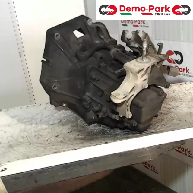 CAMBIO FIAT PUNTO 188 1.3 MJET  Fiat PUNTO 188 - 1.3 Mjet 48749869 2