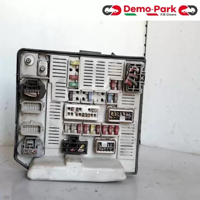 BODY COMPUTER RENAULT MEGANE Renault MEGANE - 1.5 8200481 0