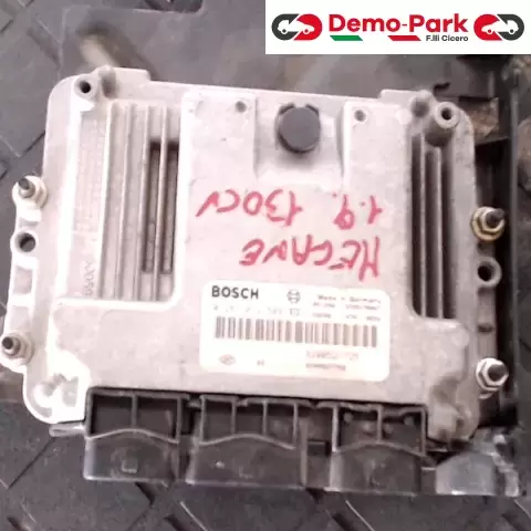 CENTRALINA MOTORE RENAULT MEGANE 1.9 DCI Renault MEGANE - 1.9 DCI BOSCH 0 281 012 589  8200527725 0